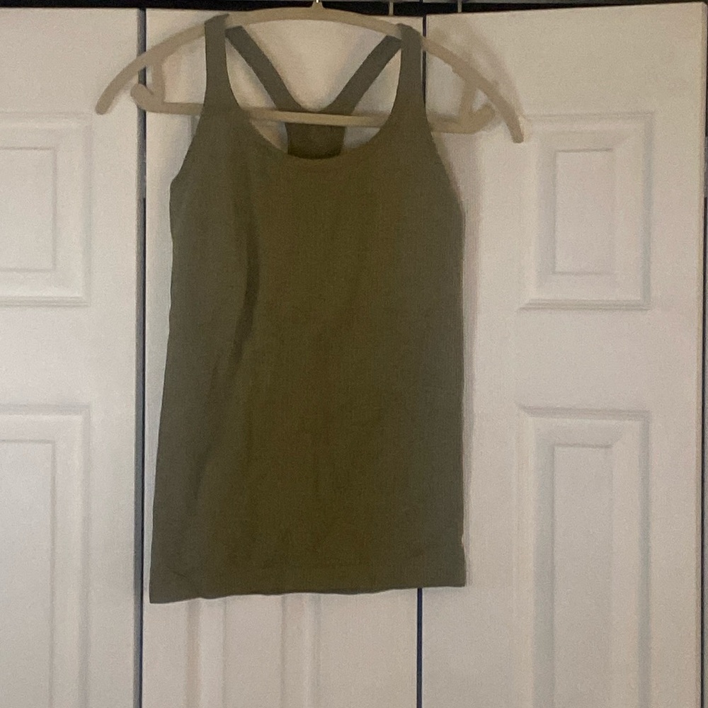 Lululemon lime green tank top with inside bra